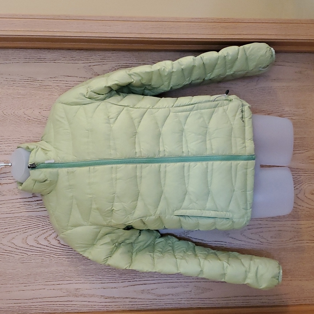 NWOT Eddie Bauer down filled jacket